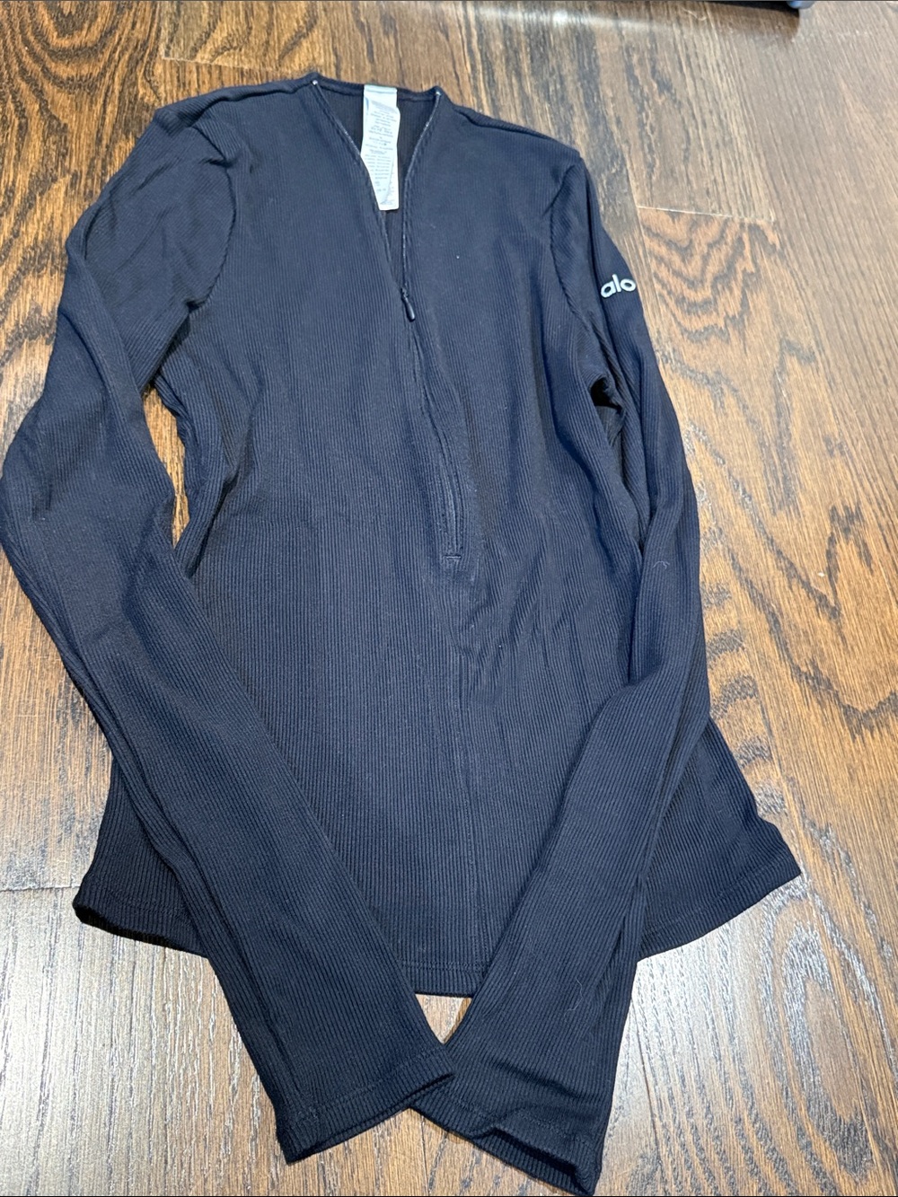 ALO Yoga Black Ribbed Mesmerize
Half-Zip Long-Sleeve T-Shirt - sz Small